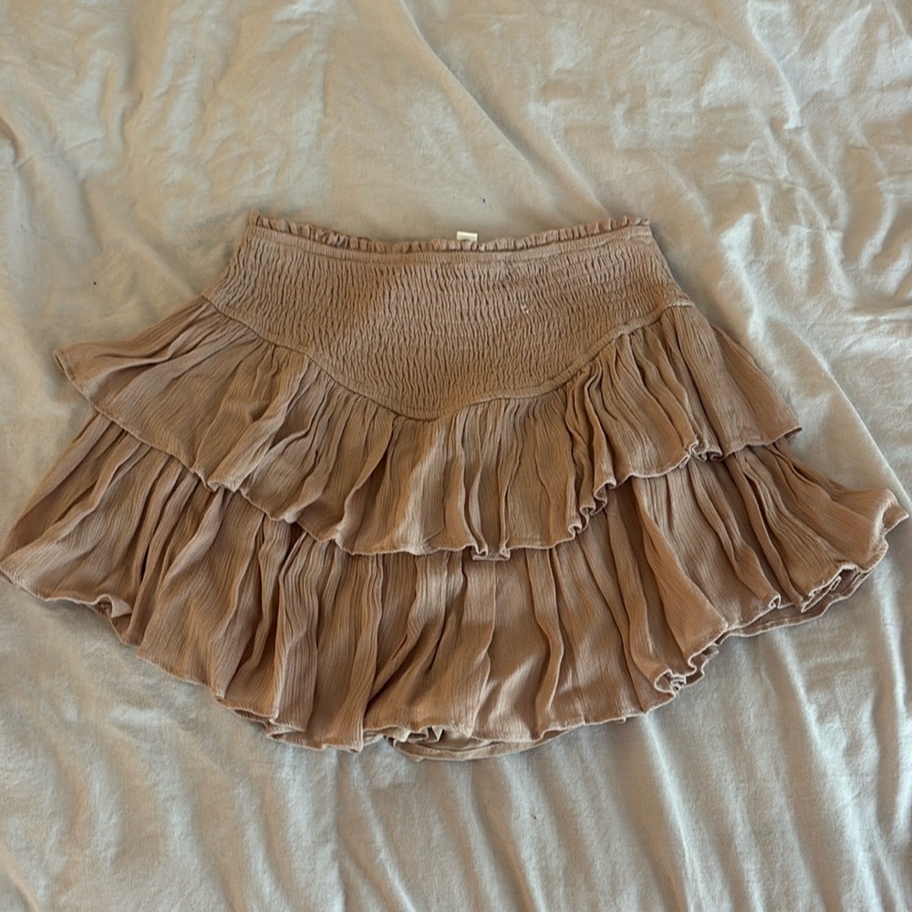 Rock n Rags Mini Skirt with shorts underneath 
Tan color 
lightly worn